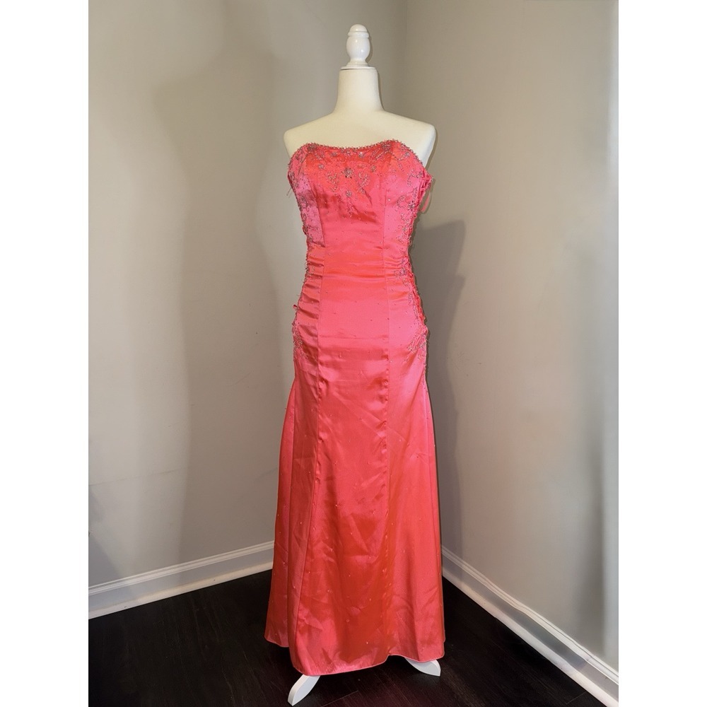 Size 5/6 Iridescent Pink Shimmer Sequin Strapless Lace Up Perfect Size Prom Gown